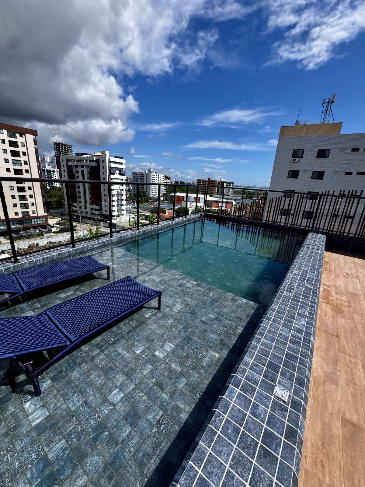  - Flat à venda, no (83) 9.8790-0450 em João Pessoa, Jardim Oceania, com 1 quarto, 20,72m²